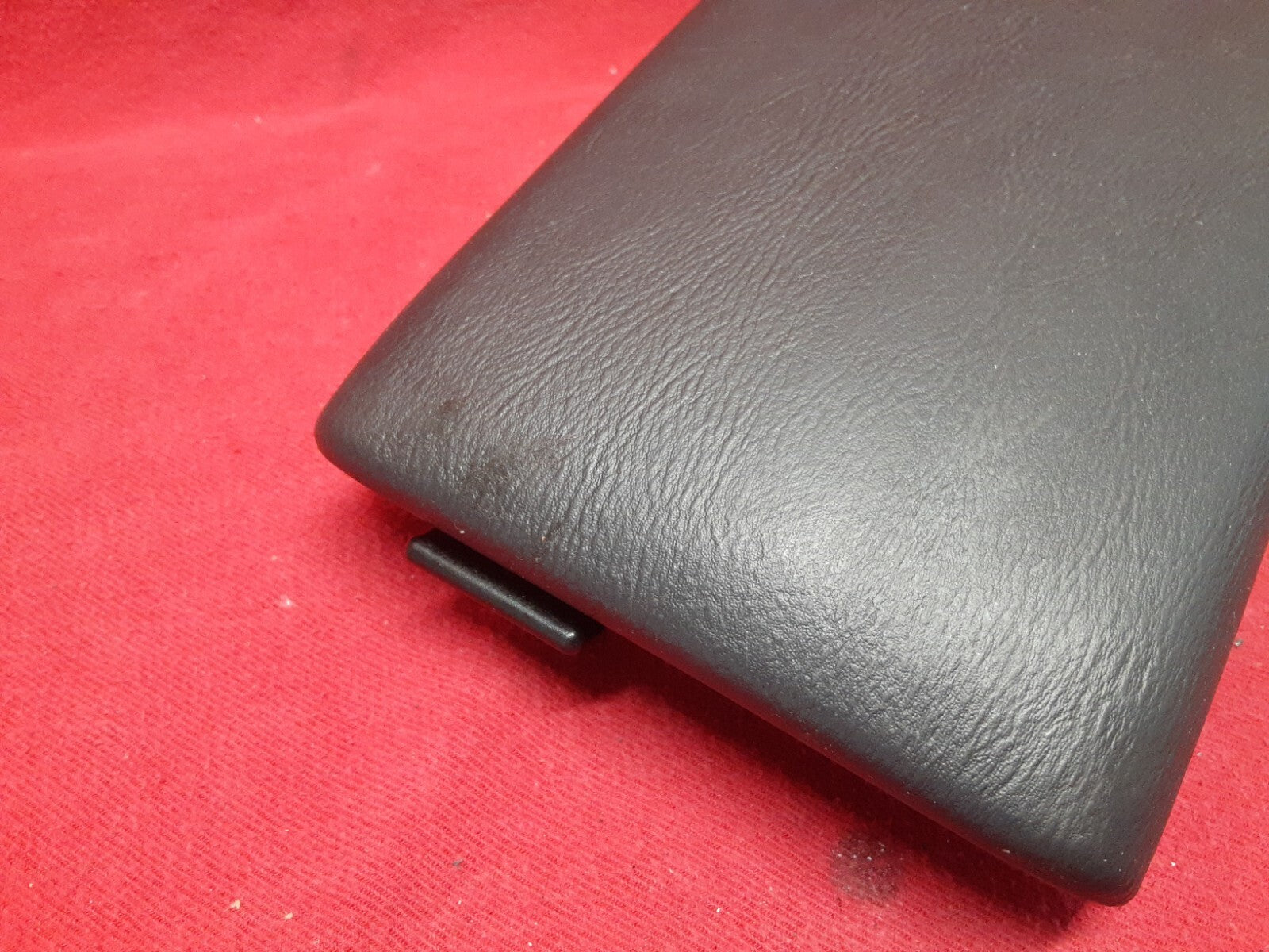 2002 - 2006 Subaru Legacy Outback Baja MANUAL TRANS Black Console Armrest Lid