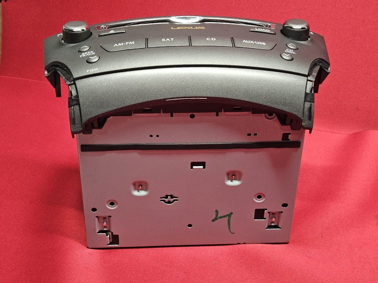 2010-2012 Lexus IS250 IS350 ISF Radio Stereo Unit P1839 w/ Sat / Nav / CD