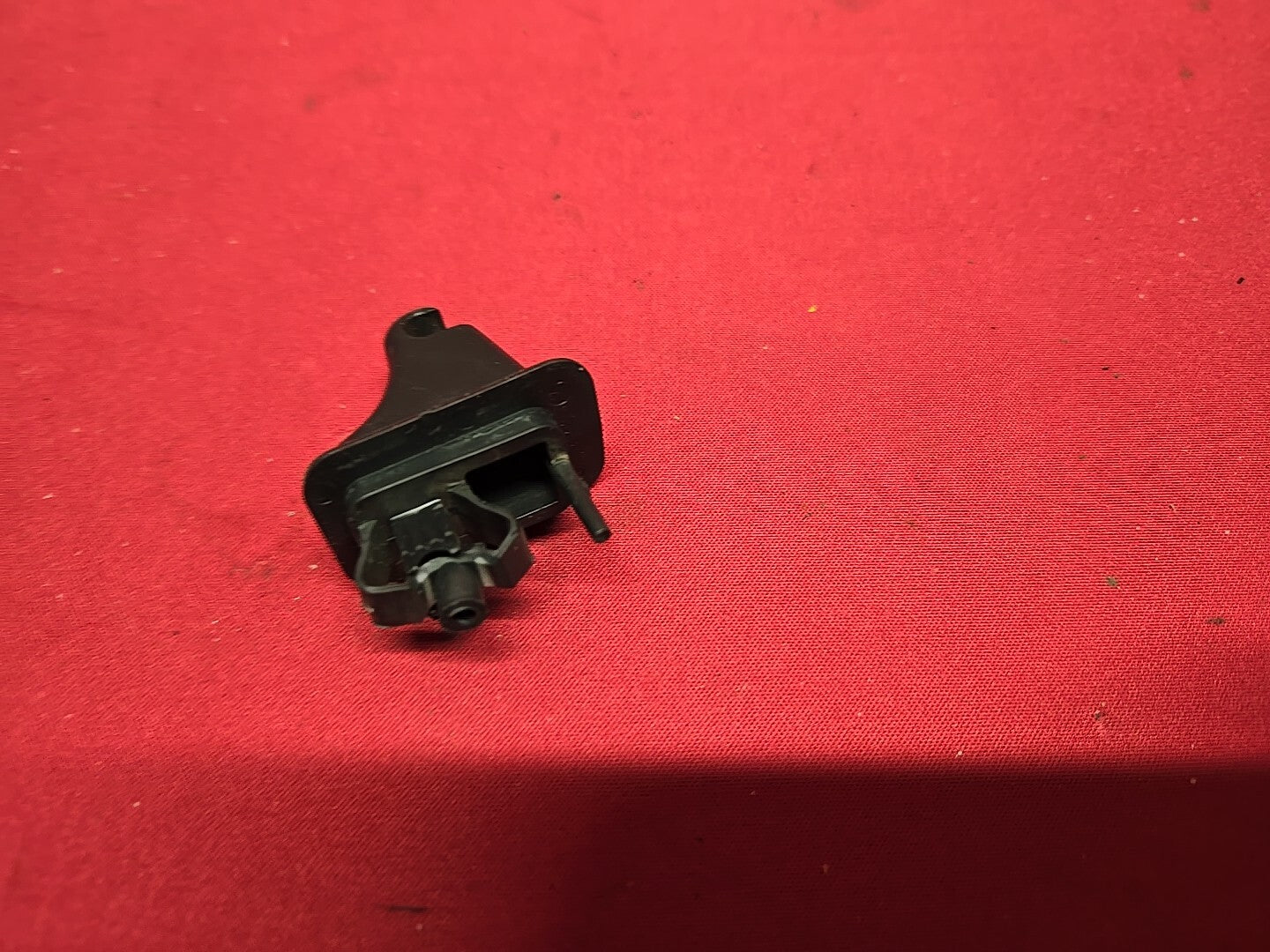 1998 - 2004 Chevrolet GMC Oldsmobile Sun Visor Holder Clip Black - QUANTITY: 1