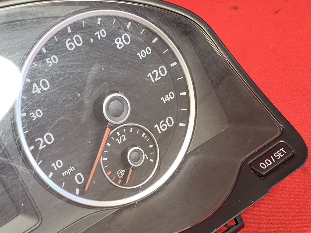 2010 2011 VW Tiguan 2.0L Turbo A/T AWD Speedometer Instrument Cluster MPH