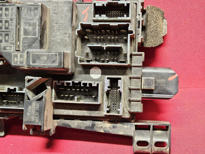 2008-2010 Ford F-250 F-350 Interior Cabin Fuse Box Junction Block Alarm Module