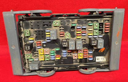 08-10 GM Chevrolet Tahoe Engine Harness Junction Fuse Relay Box [ Hybrid Model ]