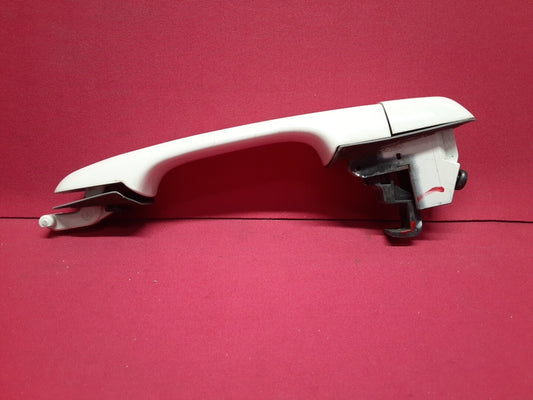 1998 1999 Volvo S70 V70 OUTER LEFT REAR DRIVER Door Handle - 189 Polar White