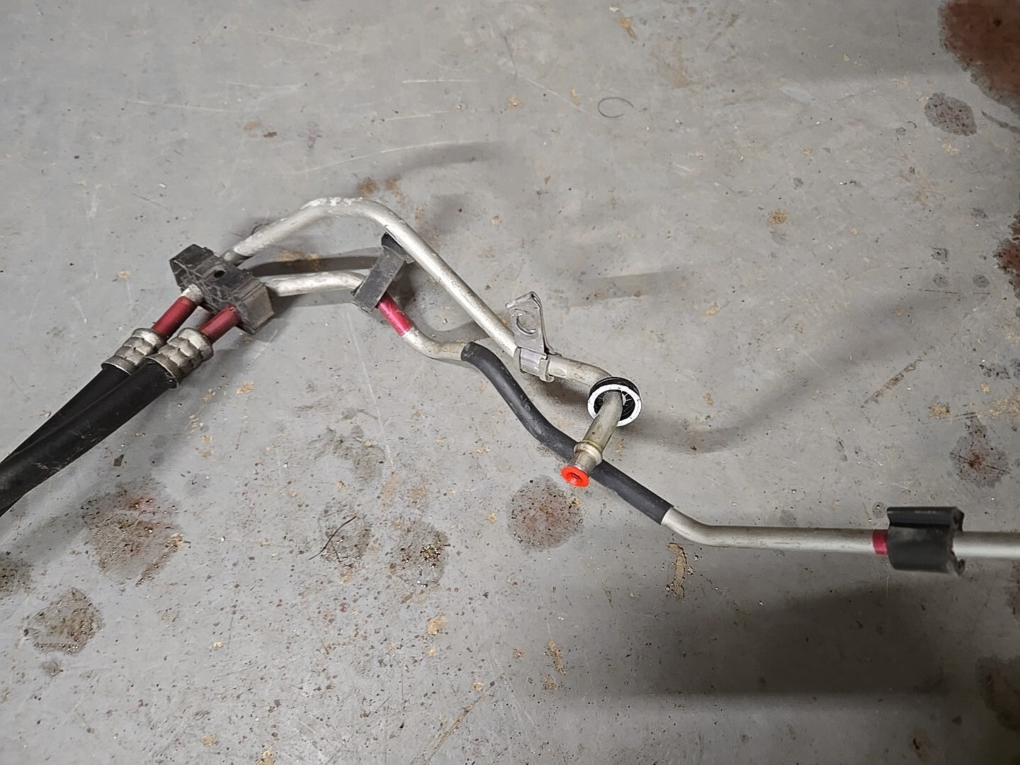 18-20 Buick Regal Sportback 2.0L L4 Transmission Oil Cooler Inlet Outlet Lines