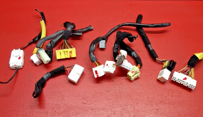 2006 Hyundai Elantra Interior Cabin Fuse Junction Block Pigtails 91110-2D001