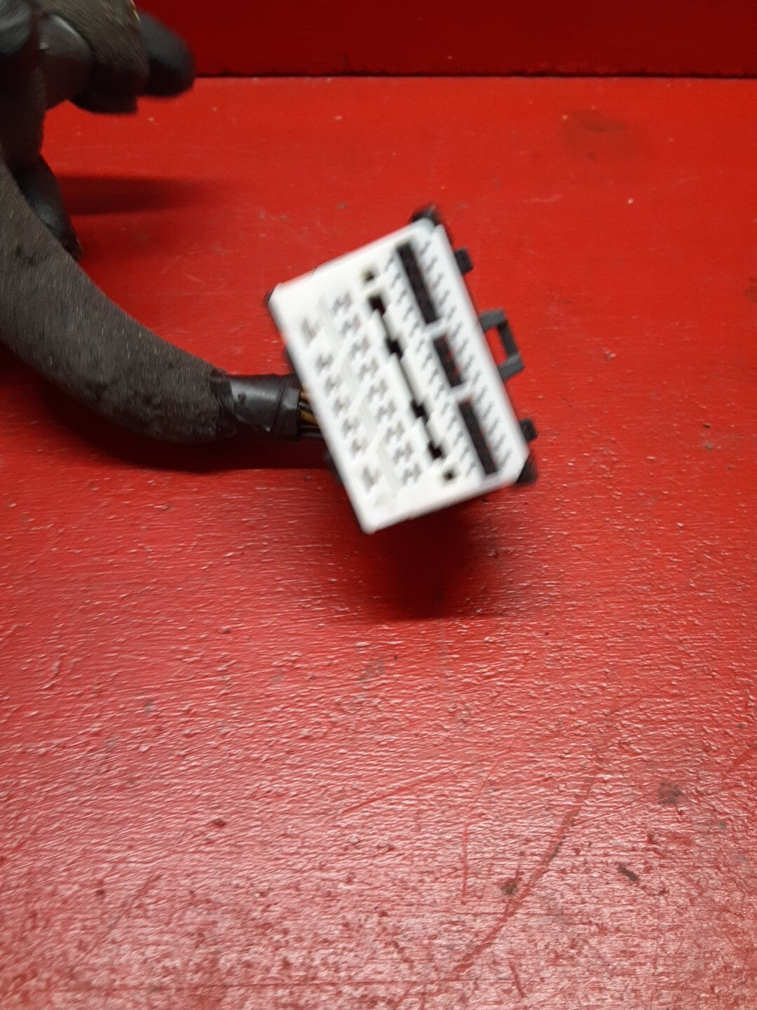 2014Chevrolet Spark Radio Control Unit Pigtails 95413353