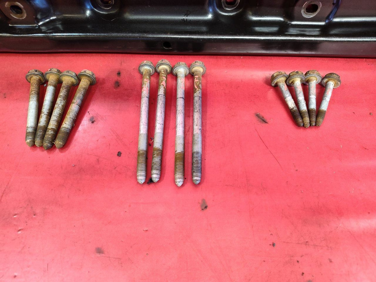 2005-2010 Jeep Grand Cherokee 06-10 Commander Transmission Crossmember w/ Bolts