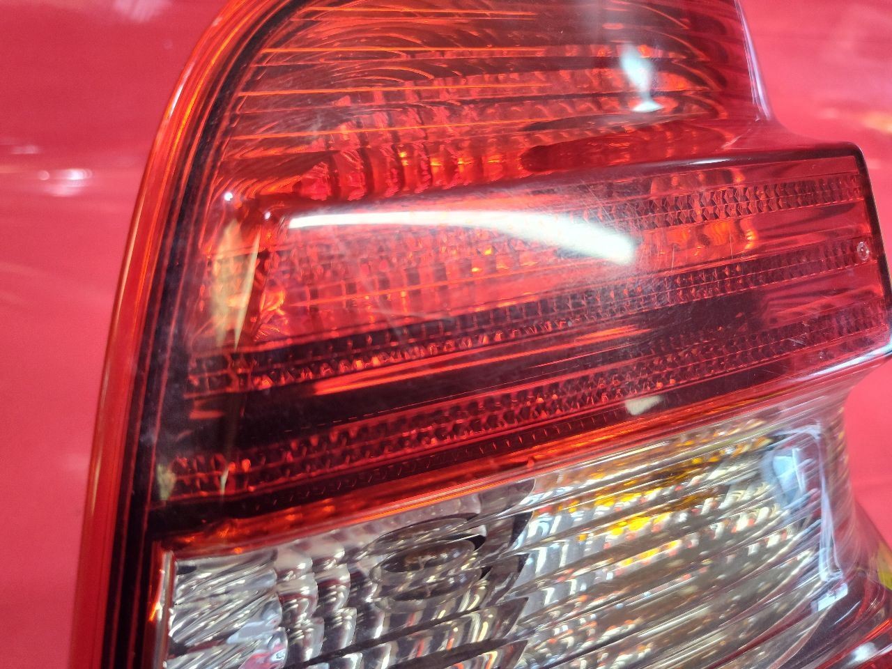 06-08 Mercedes ML-Class RIGHT PASSENGER Outer Tail Light Lamp Type 164