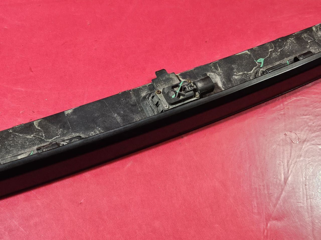 2012-2019 Range Rover Evoque Hatch Liftgate License Lamp Trim Handle Molding