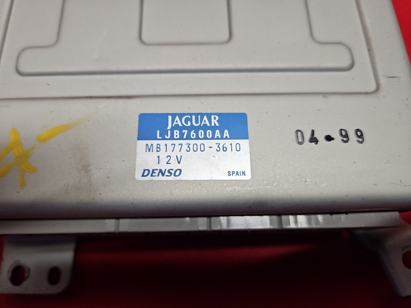 1998 - 2006 Jaguar XK8 / XK - Climate / Temperature Control Module - LJB7600AA