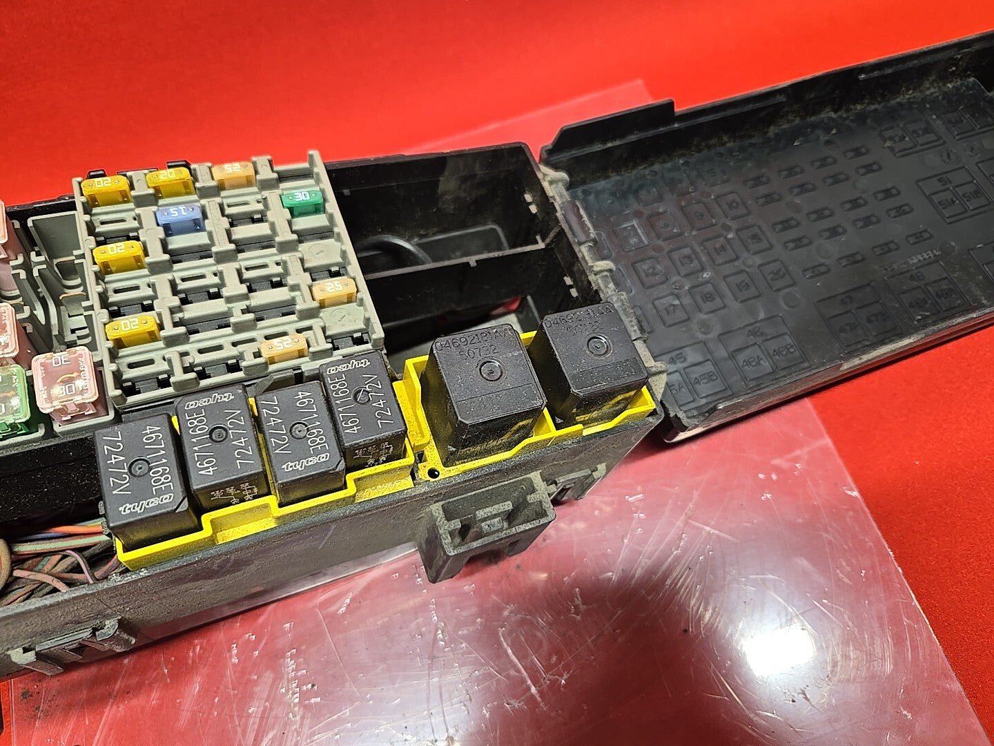 2008 Jeep Commander Grand Cherokee 3.7L V6 Engine Fuse Box Junction Block