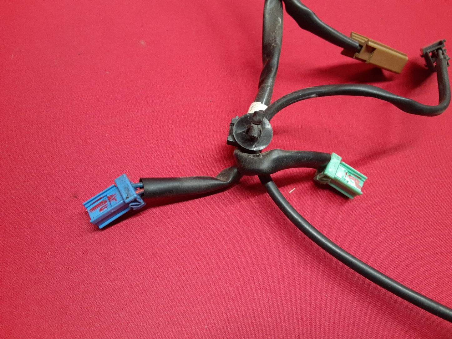 2007 - 2009 Mazda CX-7 LEFT DRIVER Power Seat Outer Wiring Harness 	EG23-88-1H9