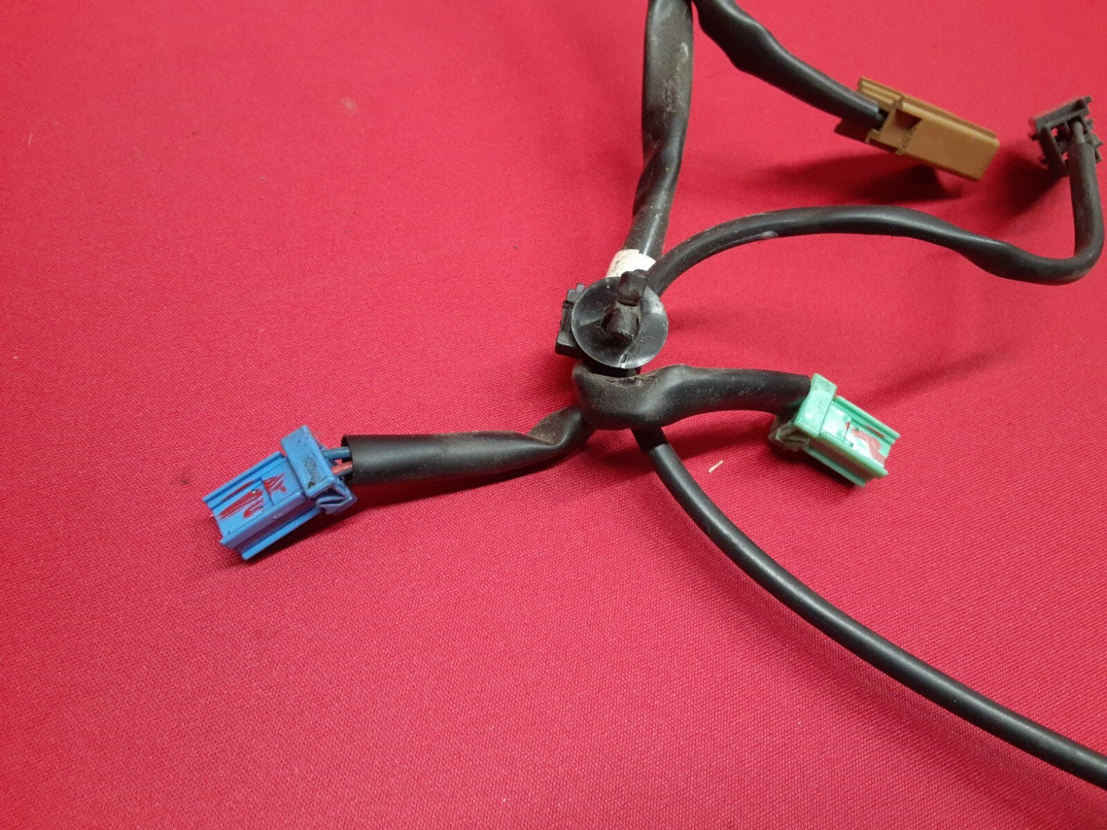 2007 - 2009 Mazda CX-7 LEFT DRIVER Power Seat Outer Wiring Harness 	EG23-88-1H9