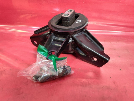 2016-2020 Kia Sorento LEFT DRIVER Engine Transmission AWD Mount w/ Bolts