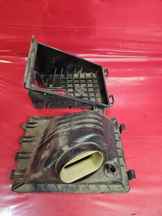 1996-1999 Oldsmobile Aurora 4.0L Air Cleaner Filter Box Housing Top / Bottom Set