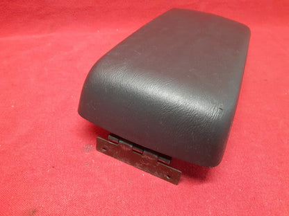2002 - 2006 Subaru Legacy Outback Baja MANUAL TRANS Black Console Armrest Lid