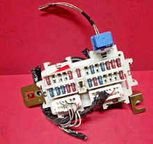 2002 - 2004 Nissan Altima Interior Fuse Box Relay Junction Block 24350-8J01A