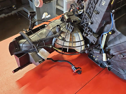 2013 - 2018 Fiat 500E ELECTRIC ONLY - HVAC Housing / Box / A/C Heater Blower