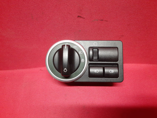 2003 - 2006 Range Rover HSE Headlight Switch w/ Auto Lamps YUD500880PUY