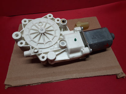 2006 - 2010 Jeep Commander REAR RIGHT PASSENGER Window Motor 55396482AD
