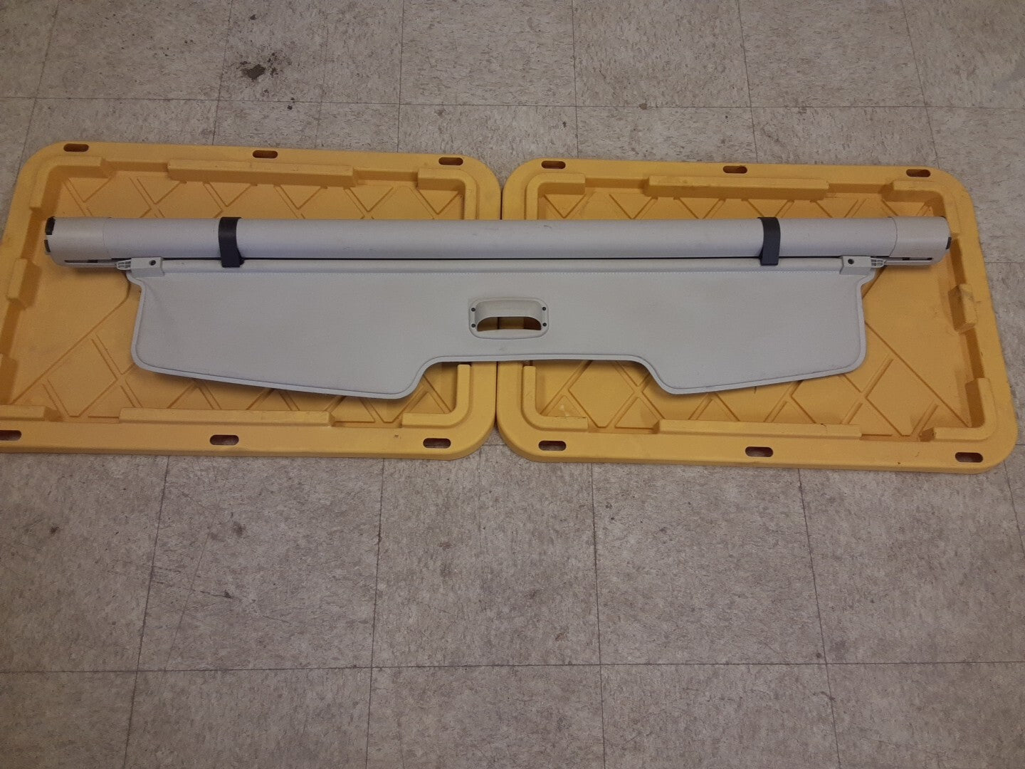 2010 Land Rover Range Rover Sport Trunk Cargo Upper Retractable Cover Ivory