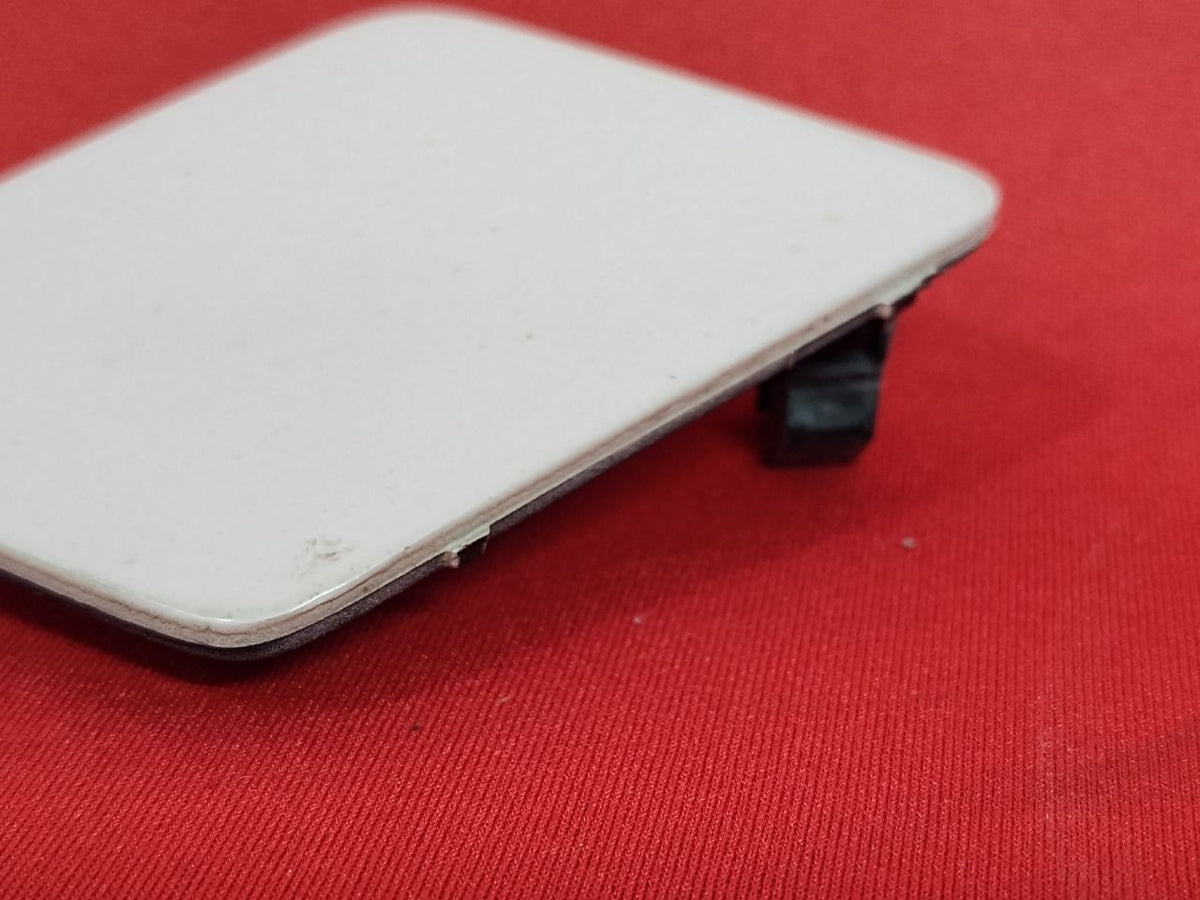 2011-2016 BMW 528i 535i 550i Front Bumper Tow Hook Cover 300 Alpine White