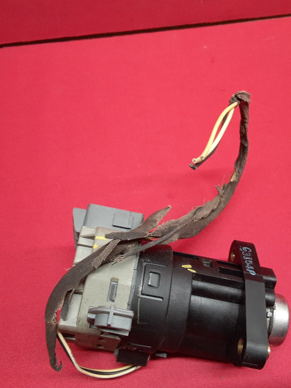 2002 - 2005 Chevy Olds Pontiac Ignition Switch Lock Housing & Cylinder  22737173