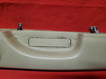 2005 2006 2007 2008 Chevrolet Chevy Trailblazer REAR RIGHT Door Arm Rest Tan