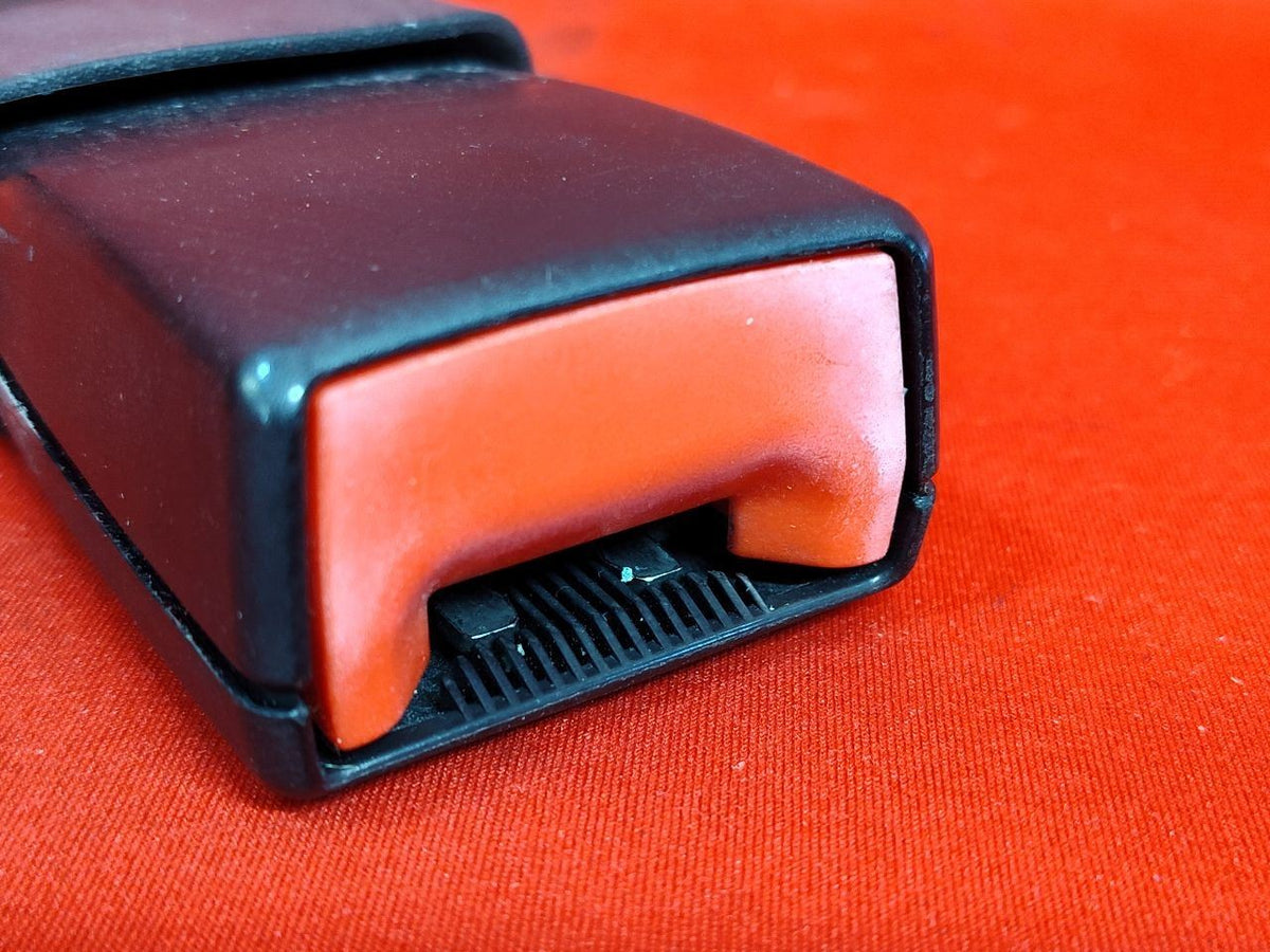 2012-2019 Fiat 500 Coupe FRONT LEFT DRIVER Traditional Seat Belt Buckle Black