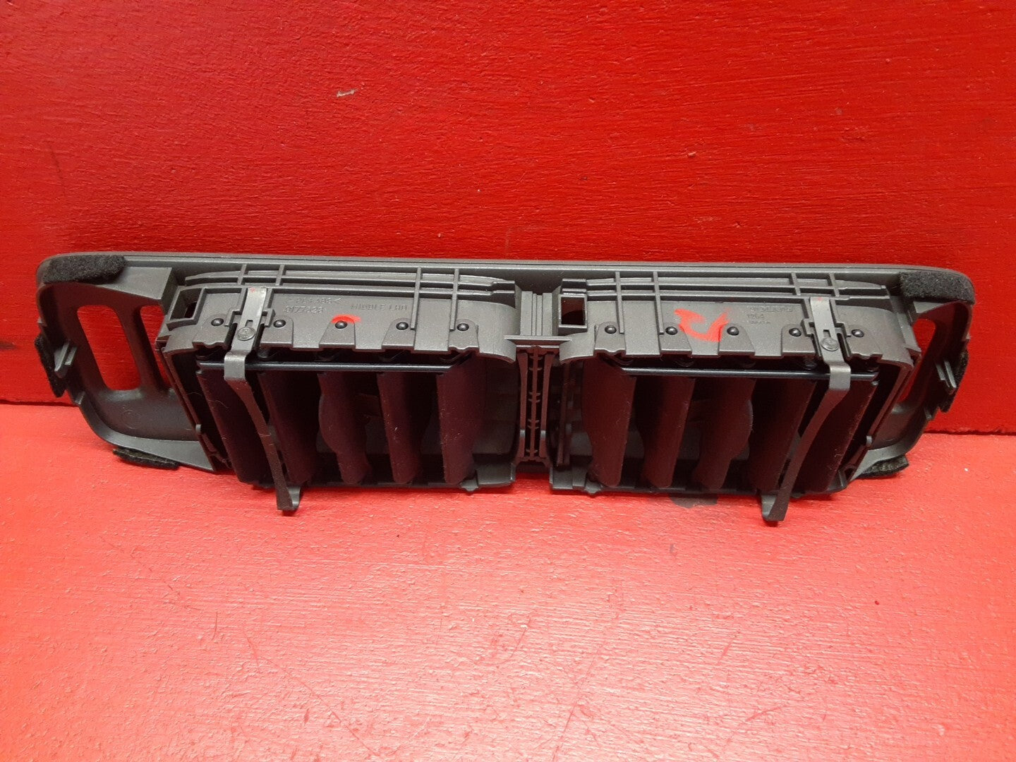 1998 - 2000 Volvo S70 V70 C70 CENTER Front Air Vent Grille A/C Heater Dash Panel