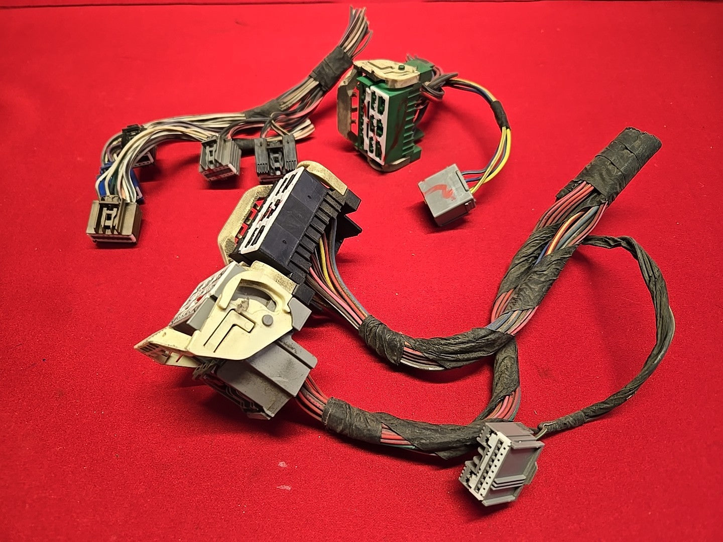 2010-2012 Dodge Caliber L4 Totally Integrated Power Module TIPM - PIGTAILS ONLY