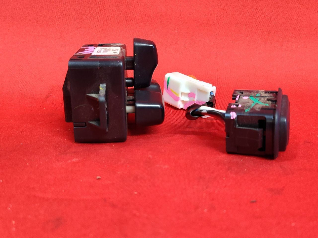 2010-2014 Subaru Outback / Legacy FRONT LEFT DRIVER Seat Recline Lumbar Switches