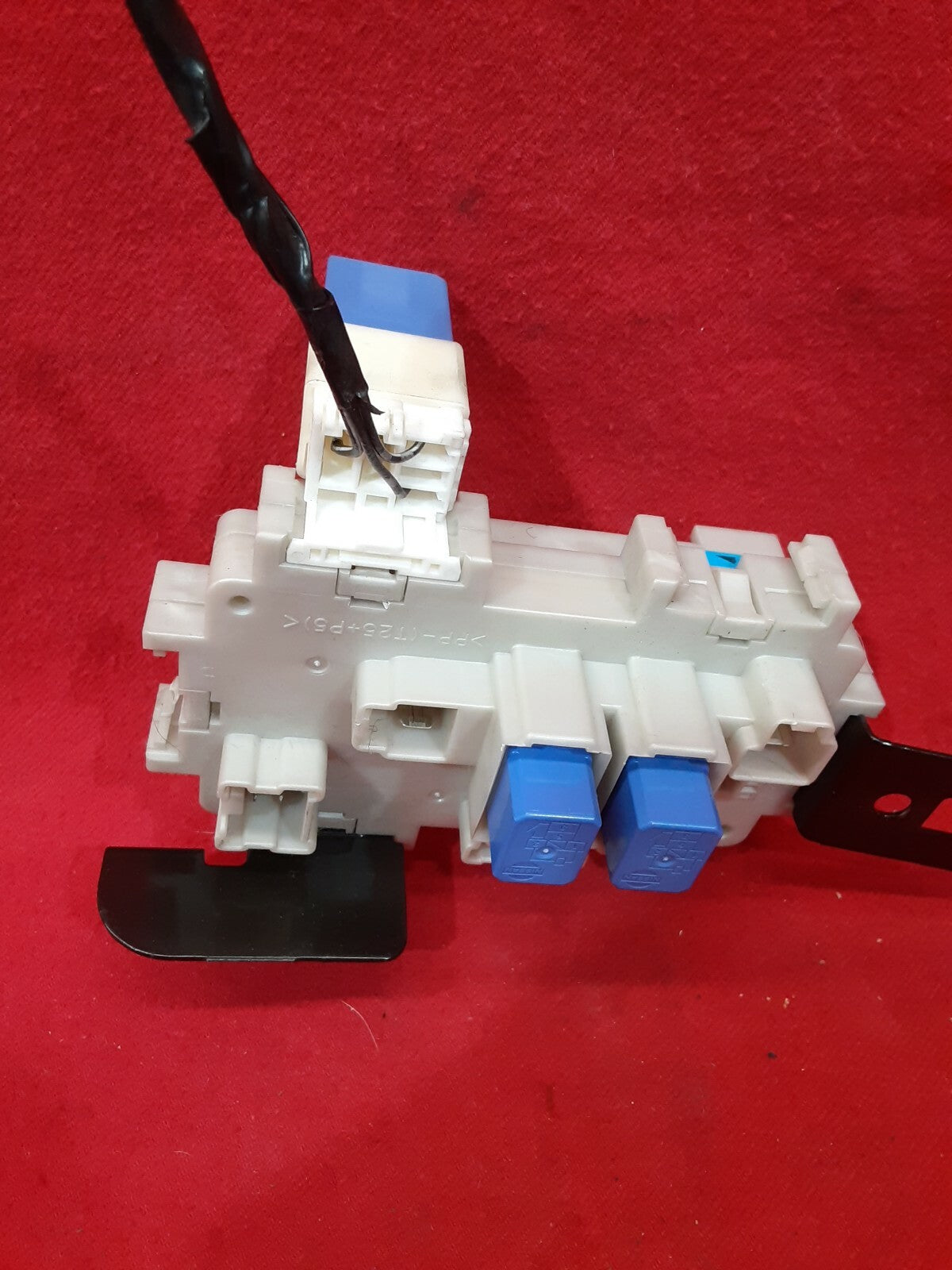 2004 - 2006 Nissan Maxima Fuse Block / Box - Junction - 24350-7Y005