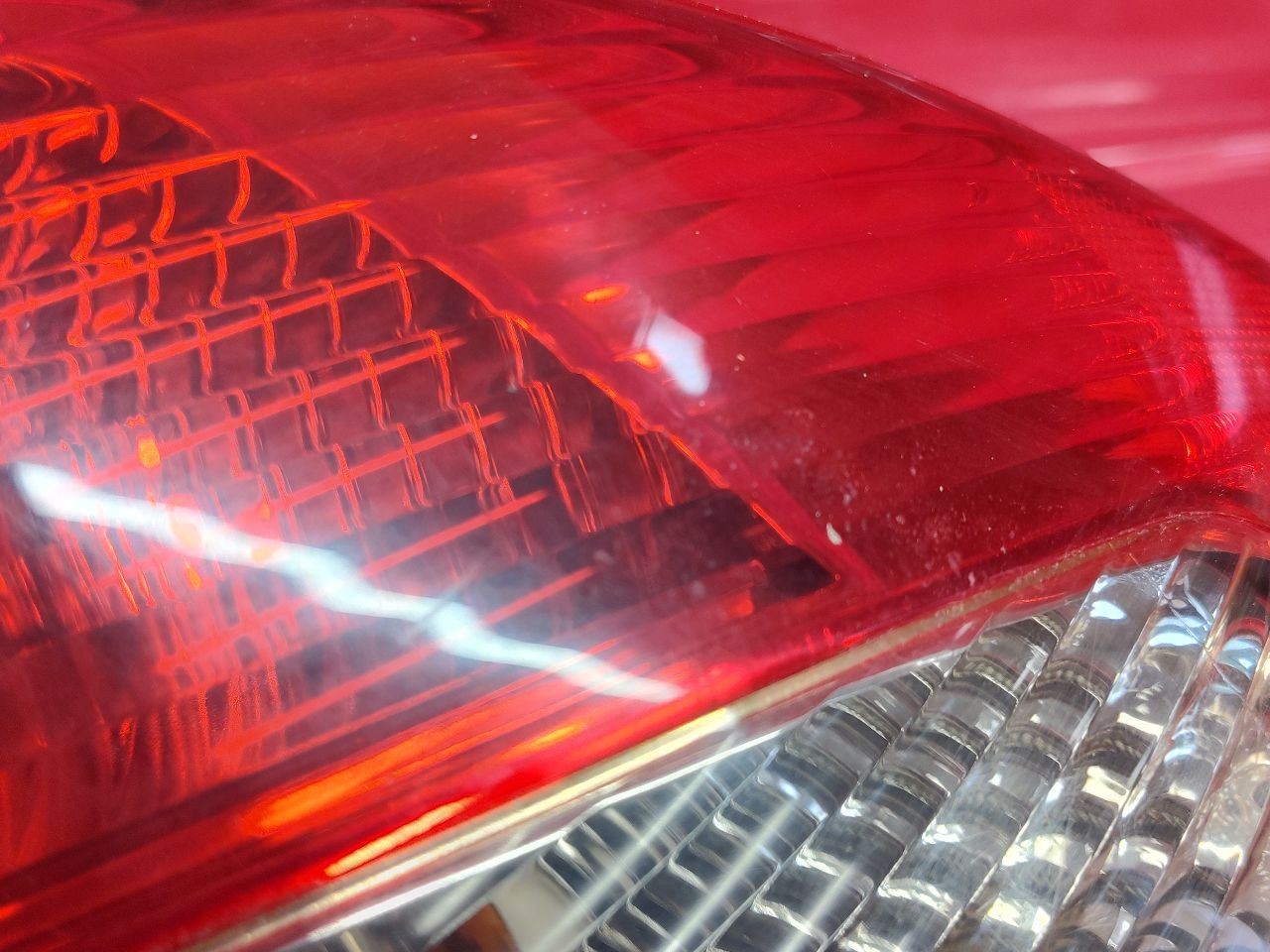 2001-2003 Toyota Prius Sedan RIGHT PASSENGER Tail Light Stop Lamp 81550-47030