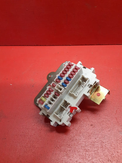 2005 Nissan Pathfinder Cabin Fuse Block Relay 1564-EA000