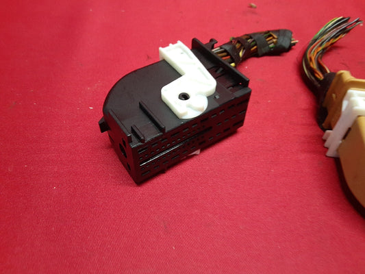 2011 VW Volkswagen Tiguan Body Control Module BCM BCU 5K0937085Q PIGTAILS ONLY