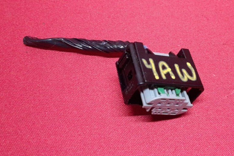 2006 - 2008 Chrysler Dodge Jeep Stability YAW Rate Sensor 56029328AB  PIGTAIL