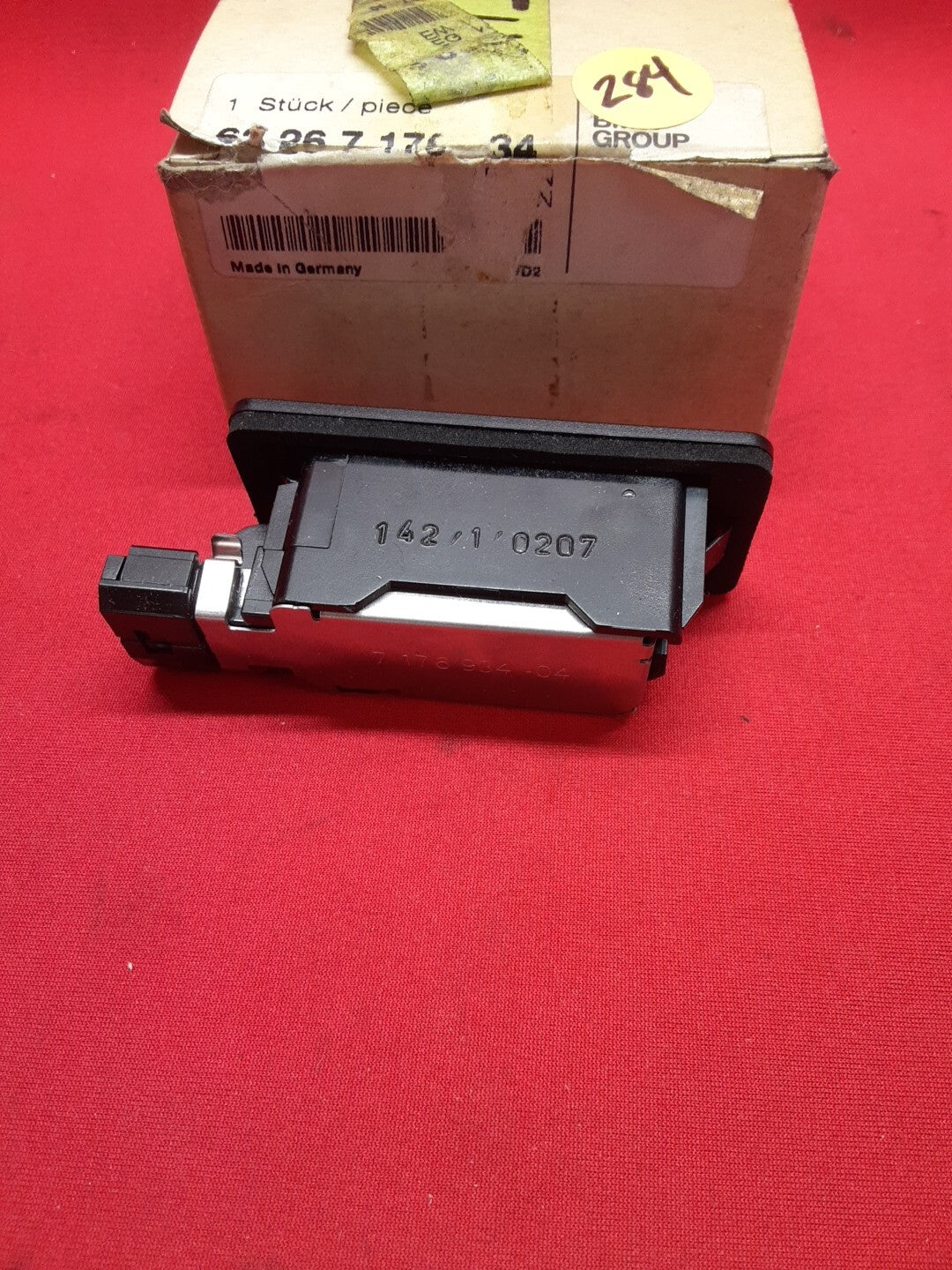 OEM New 2007-2013 BMW X5 Rear License Plate Light Lamp Qty:1   63-26-7-176-934