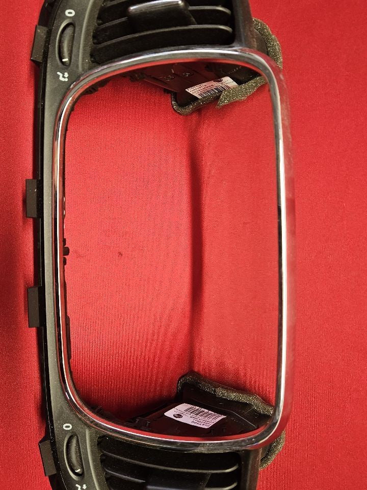 2016-2019 Fiat 500 Radio Dash Chrome Bezel Trim w/ Air Vent Registers