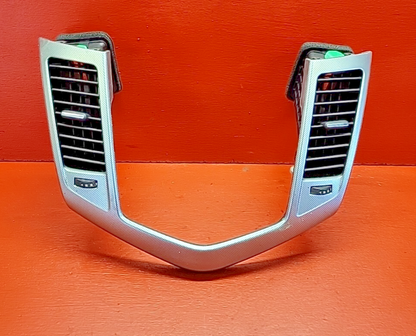 2013 Chevrolet Cruze Center Dash Trim W/ Vents Silver 94567908
