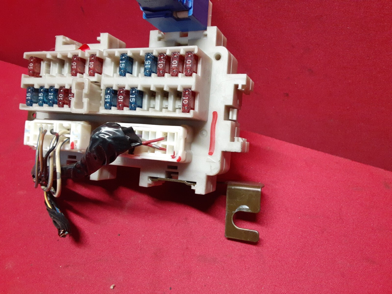 2002 - 2004 Nissan Altima Interior Fuse Box Relay Junction Block 24350-8J01A