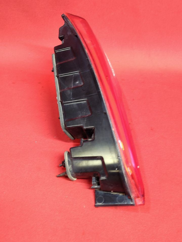 2015-2017 Hyundai Sonata RIGHT PASSENGER Inner Hatch Tail Light Lamp Halogen