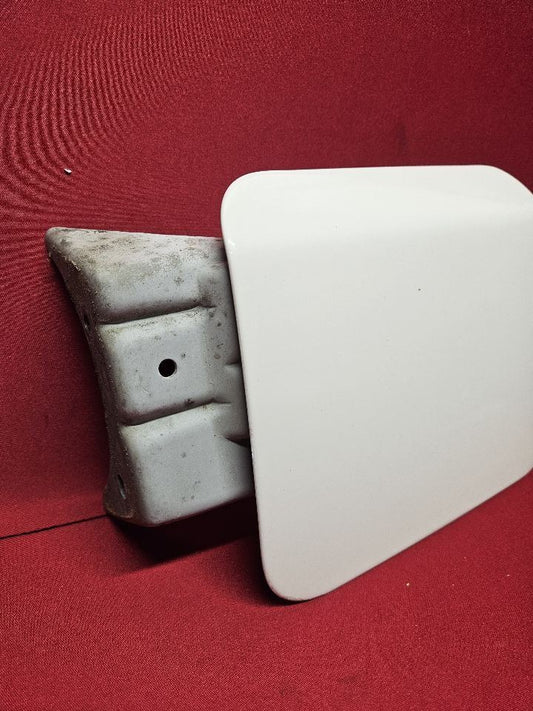 06-07 Charger 05-08 Magnum 05-10 Chrysler 300 Fuel Filler Door PW1 White
