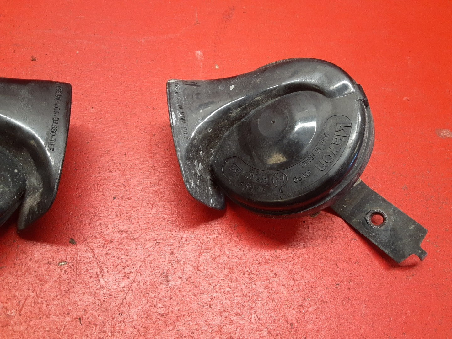 1995- 2003 Jaguar XK8 XJ Vanden Horn Set High Low Note OEM
