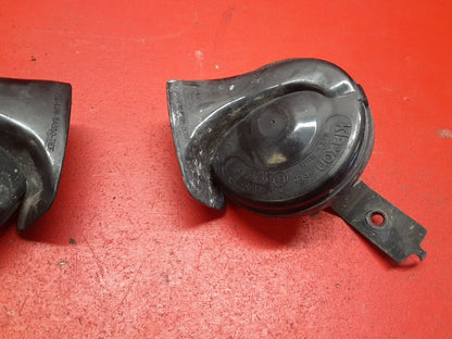 1995- 2003 Jaguar XK8 XJ Vanden Horn Set High Low Note OEM