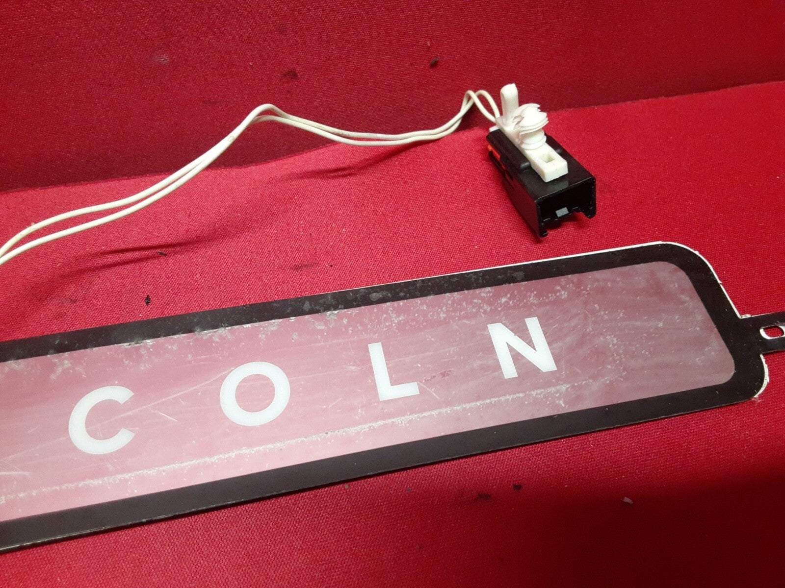 2010 - 2019 Lincoln MKT Scuff Plate Illumination Bar R/L Lighted CE9Z-14F010-A
