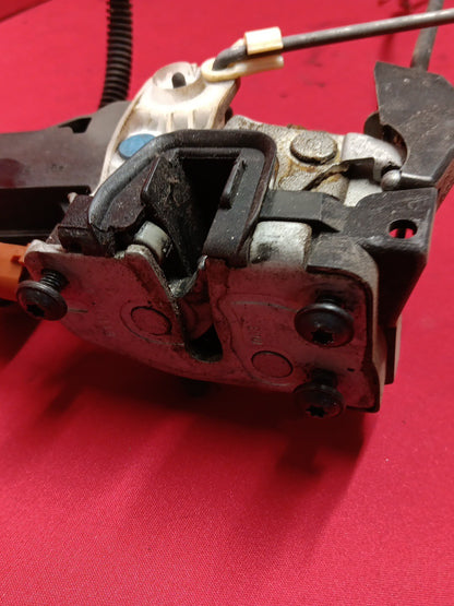 2004 - 2007 Freestar & Monterey RIGHT PASSENGER FRONT Door Latch 6F2Z-1621812-AA