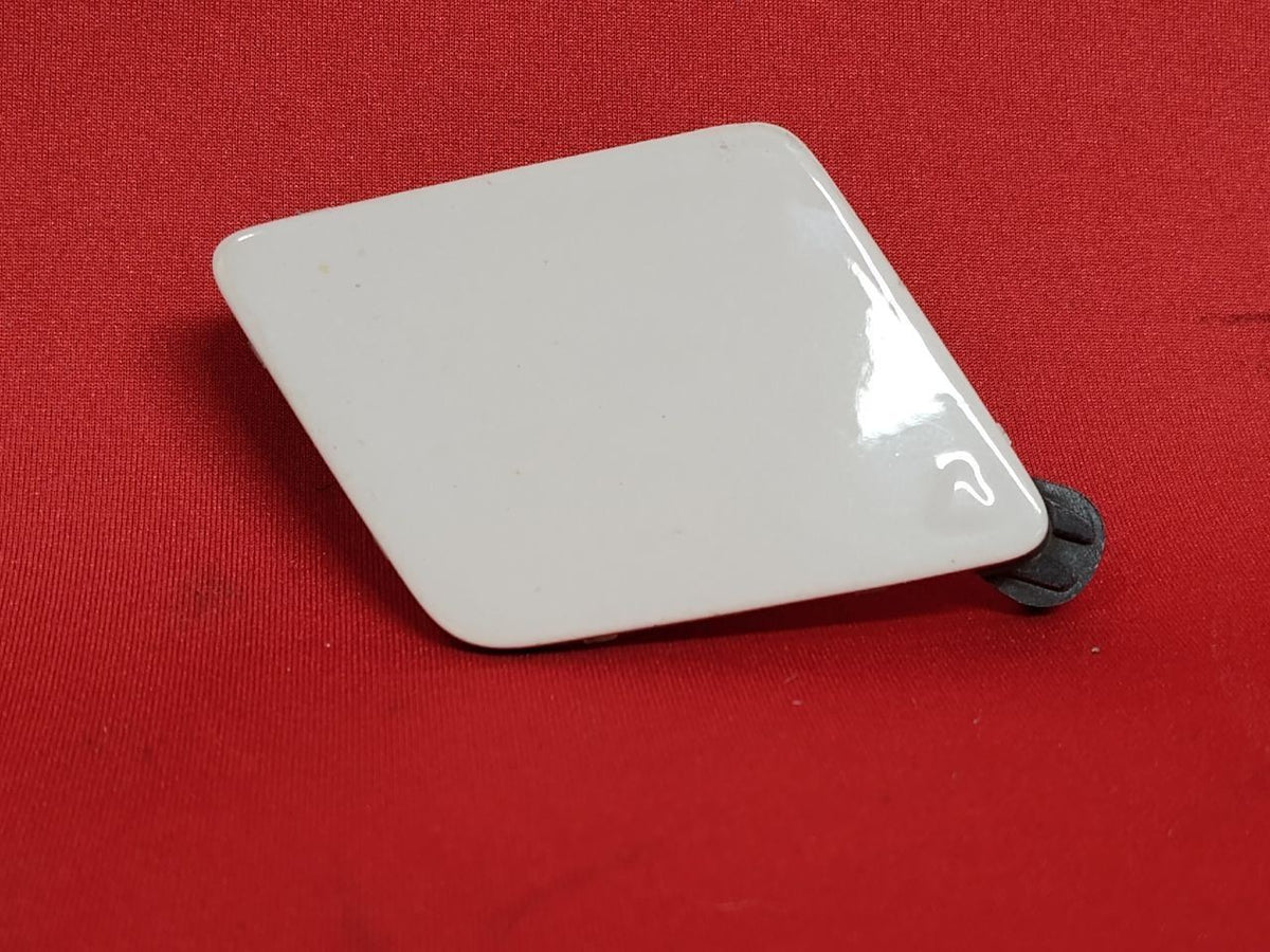 2011-2016 BMW 528i 535i 550i Front Bumper Tow Hook Cover 300 Alpine White