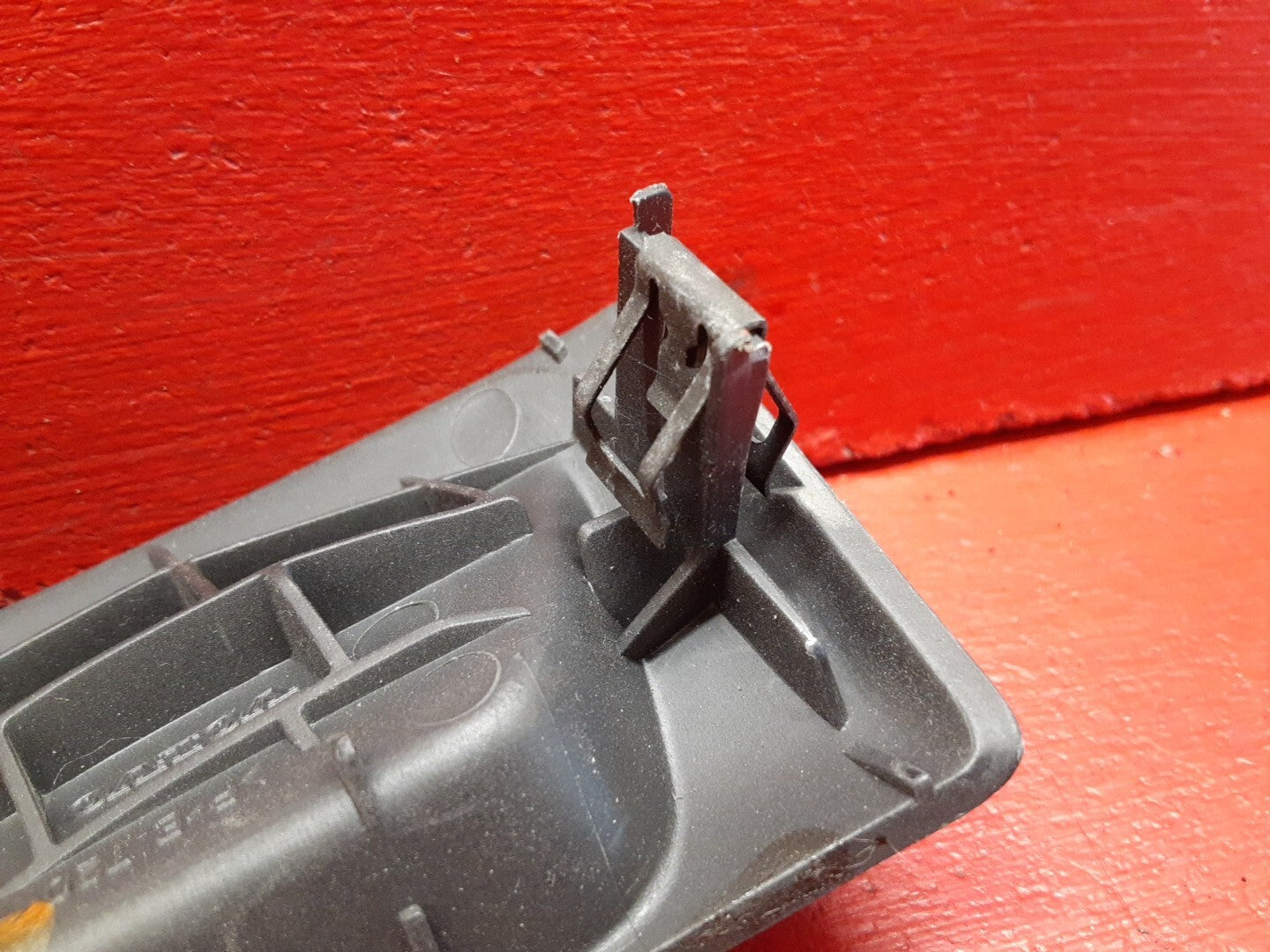 2004 - 2007 Volvo V50 Front Center Console Power Outlet Trim Bezel 39994558B