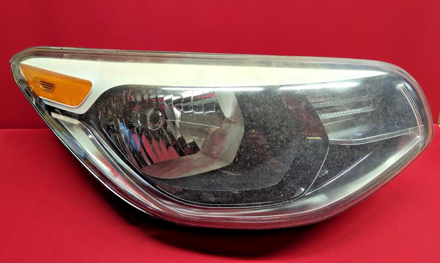 2014 - 2019 Kia Soul BASIC Halogen RIGHT PASSENGER Headlight Lamp 92102-B2270